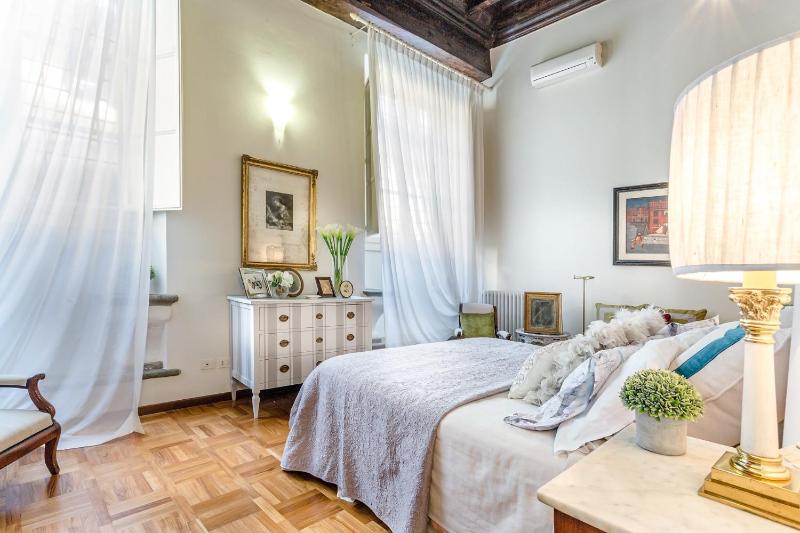Casa Simonetta Modern and Antique Ground Floor Apartment inside the Walls of Lucca - image 3