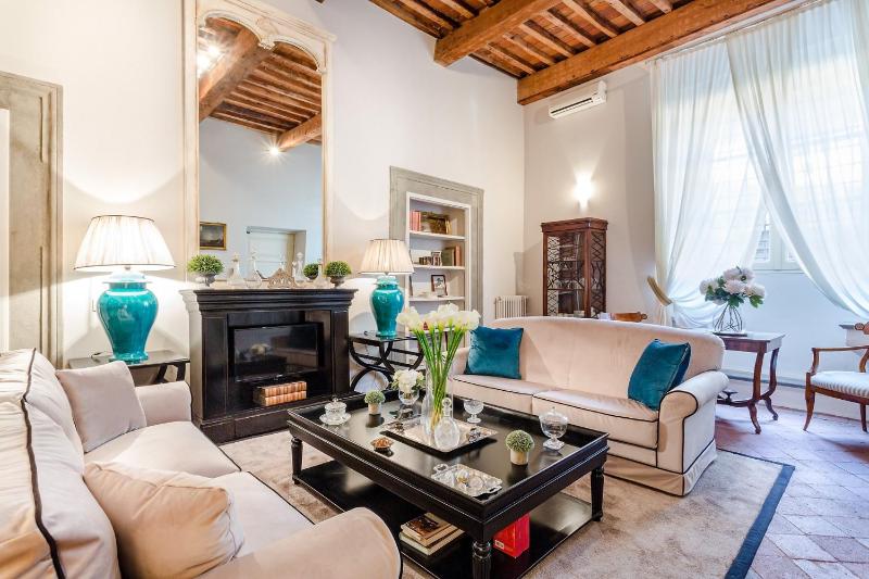 Casa Simonetta Modern and Antique Ground Floor Apartment inside the Walls of Lucca - image 7