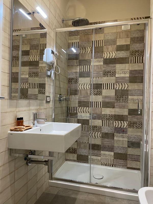 Superior Triple Room image 4