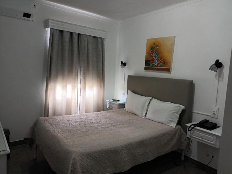 Double Room image 3