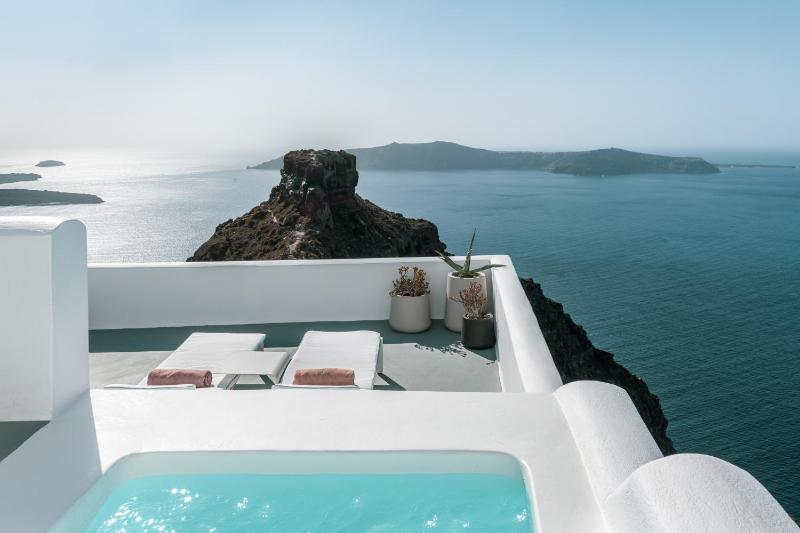 Superior Suite with Plunge Pool image 1