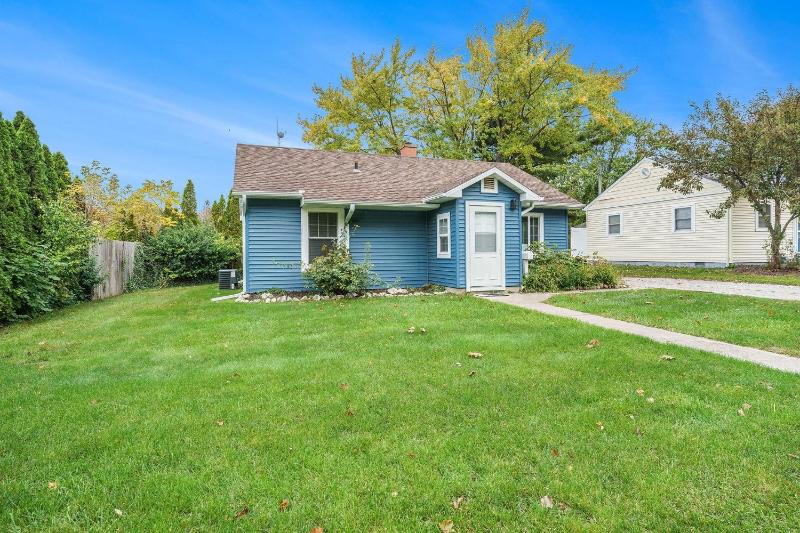 Three-Bedroom Holiday Home  image 2