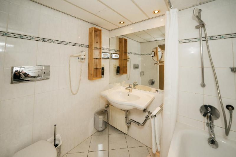 Standard Double Room image 4