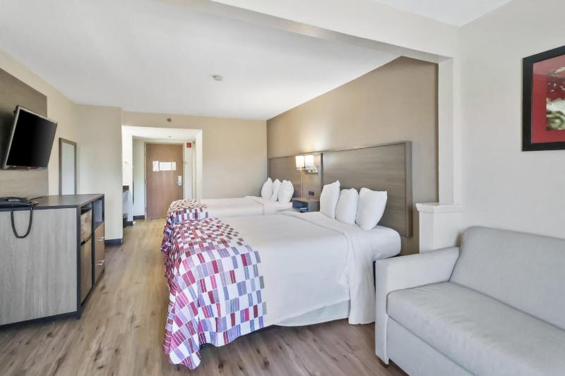  Studio Room with Two Queen Beds Non-Smoking