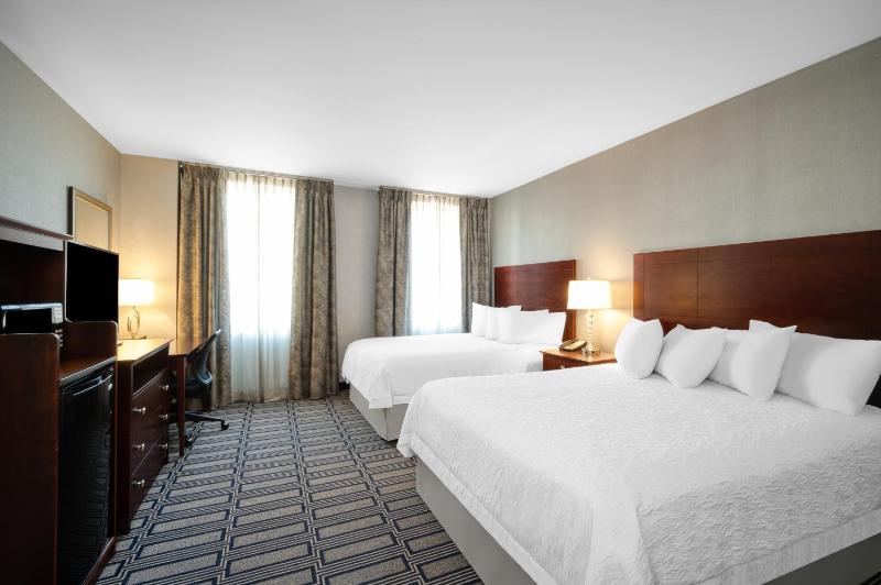 Room with Two Queen Beds - Non-Smoking image 2