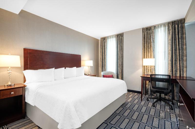 King Room with King Bed - Non-Smoking image 3