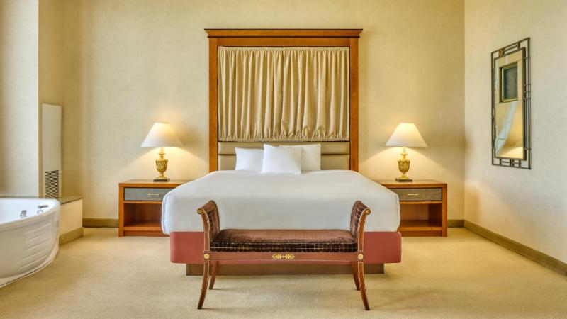 One-Bedroom King Suite - High Floor