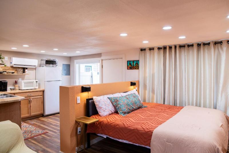 One-Bedroom Apartment image 2