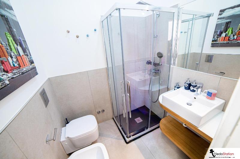 superior double room with private  bathroom and balcony image 4