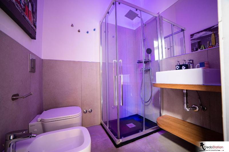 superior double room with private  bathroom and balcony image 3