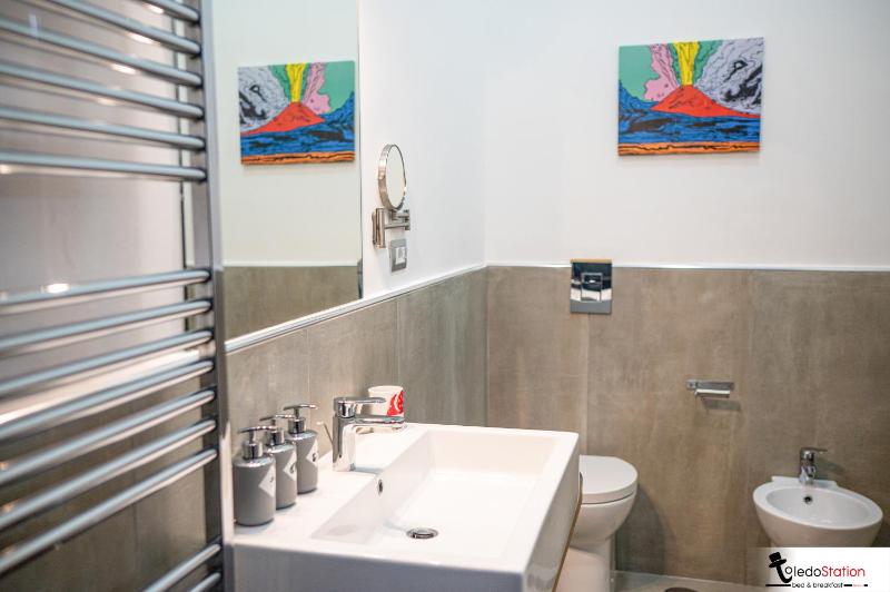 Suite with Balcony image 3