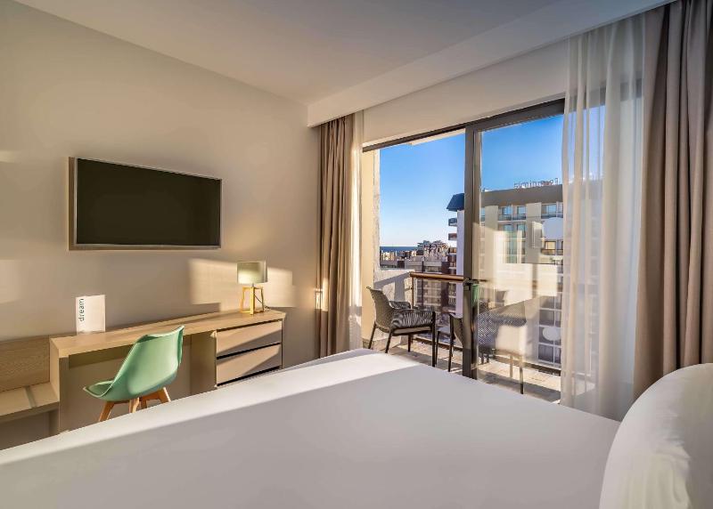 Superior Double or Twin Room image 4