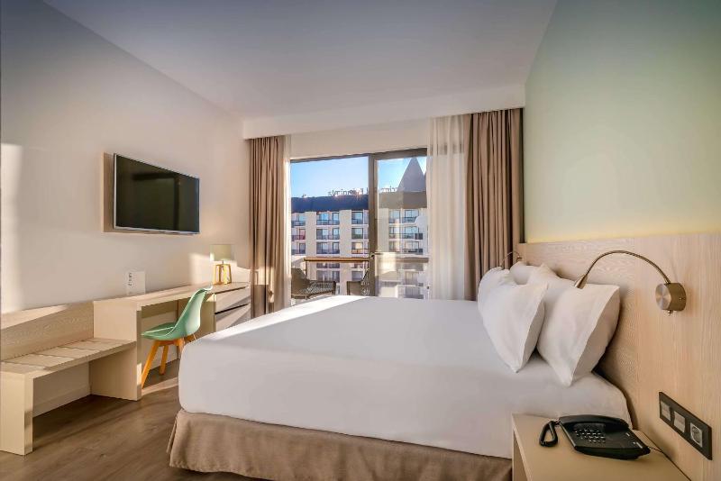 Superior Double or Twin Room image 3