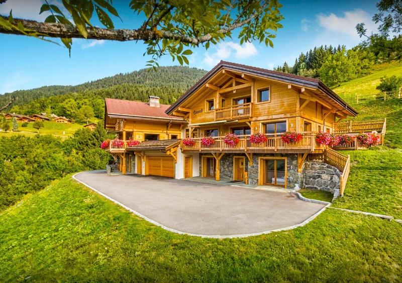 Chalet image 1