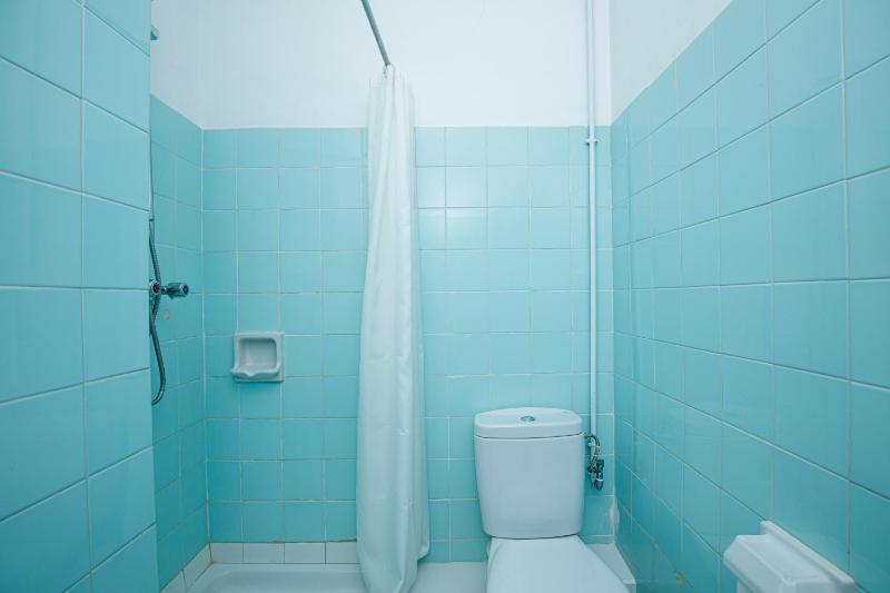 Twin Room image 4