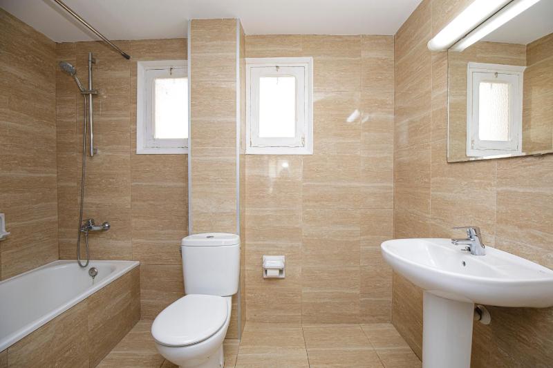 Quadruple Room with Balcony image 2