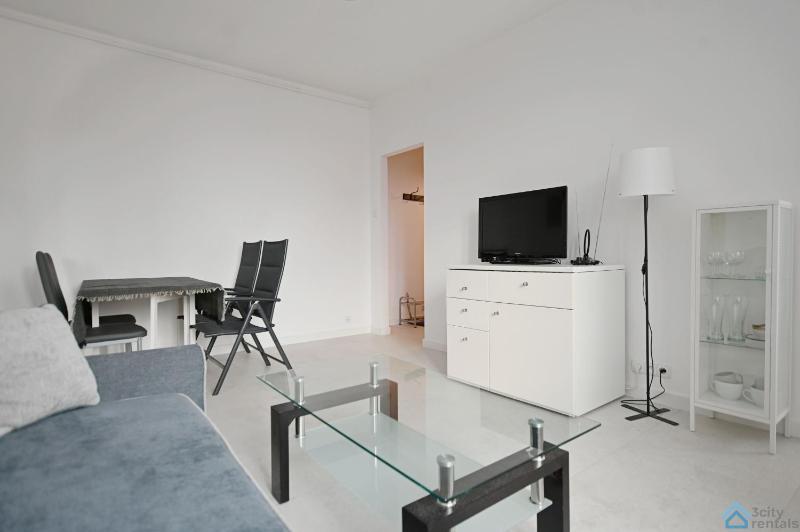 Stylowy Apartament 3city w Centrum Sopotu z Jedną Sypialnią by Noclegi Renters - image 7