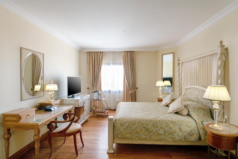 Junior Suite with City View