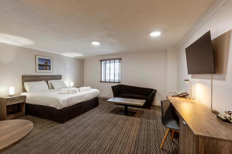 Standard Double Room image 3
