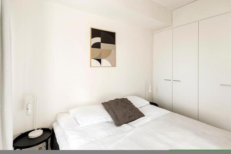 One-Bedroom Apartment image 3
