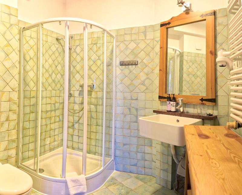 Deluxe Double Room image 4