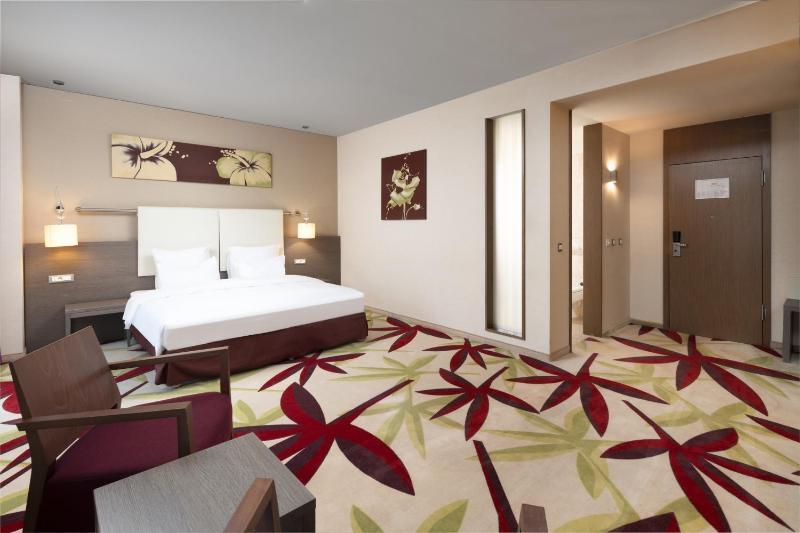 Executive King Room image 4