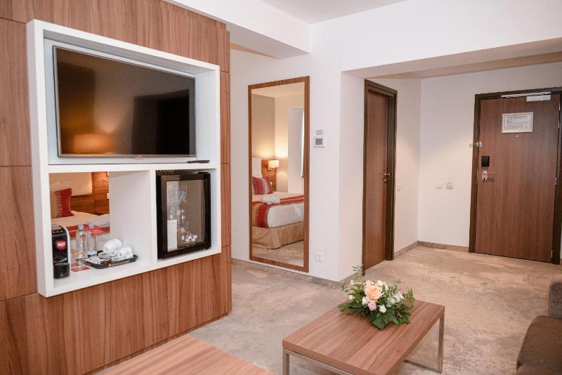 Executive King Room - Non-Smoking  image 4