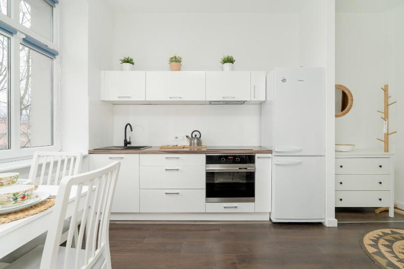 Bright and Cosy Apartments in Poznań by Noclegi Renters - image 36