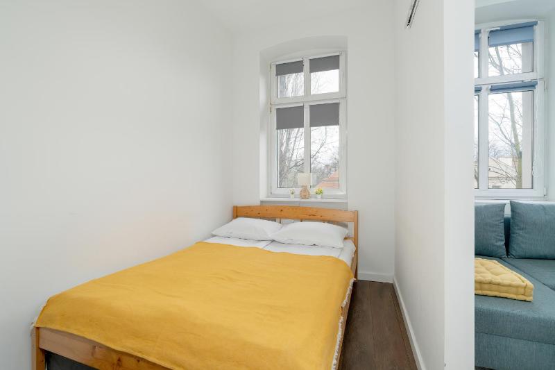 Bright and Cosy Apartments in Poznań by Noclegi Renters - image 19