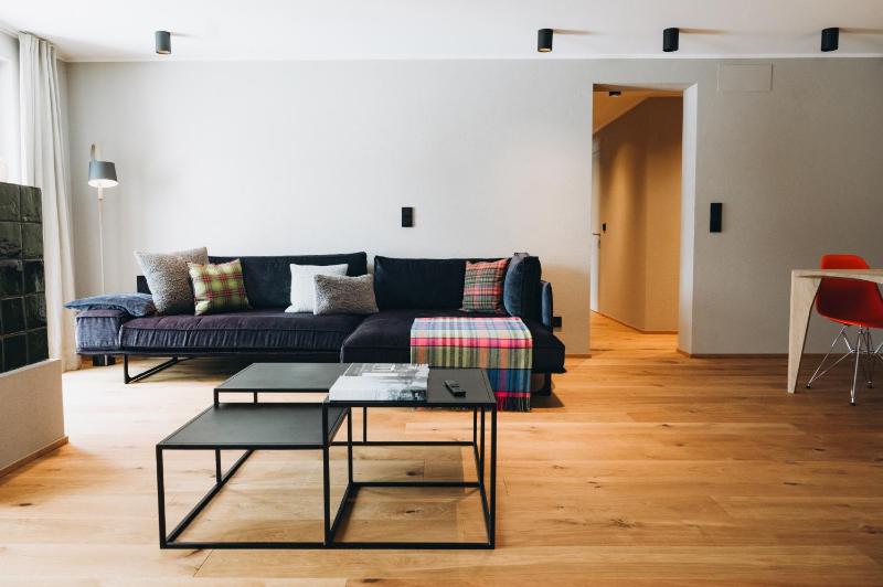 Three-Bedroom Deluxe Apartment image 4