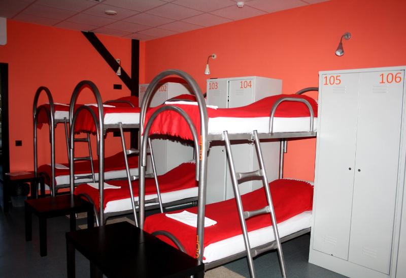 Bunk Bed in Mixed Dormitory Room image 2
