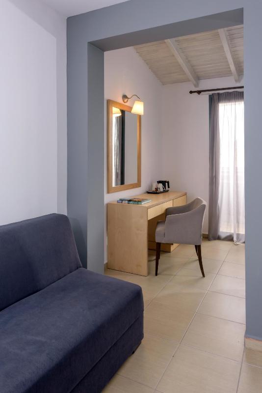 Family Room image 4