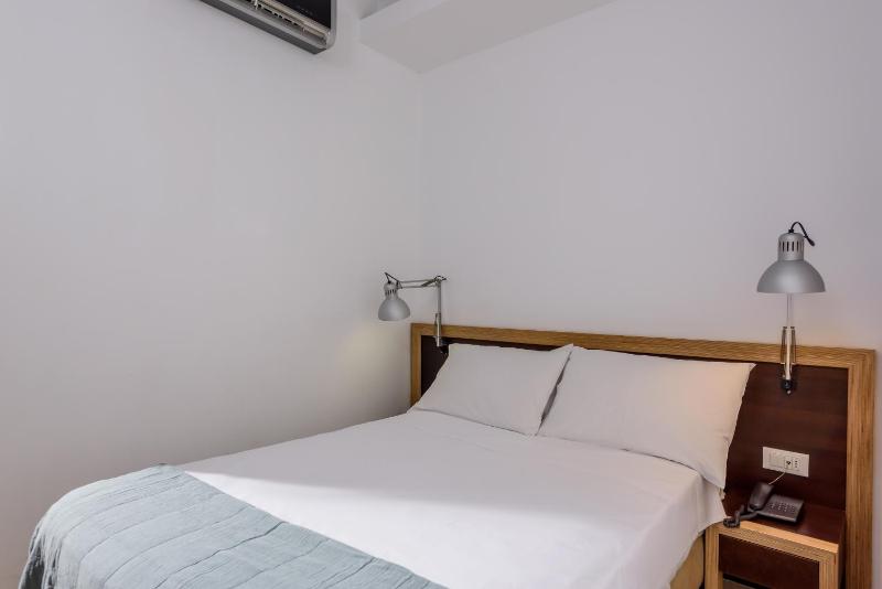 Single Room image 4