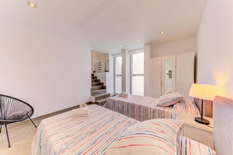 Apartment with Sea View image 2