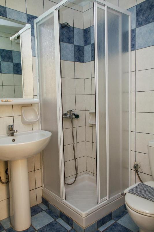 One-Bedroom Apartment image 3