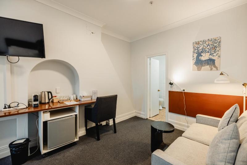 Deluxe Double Room with Two Double Beds image 3