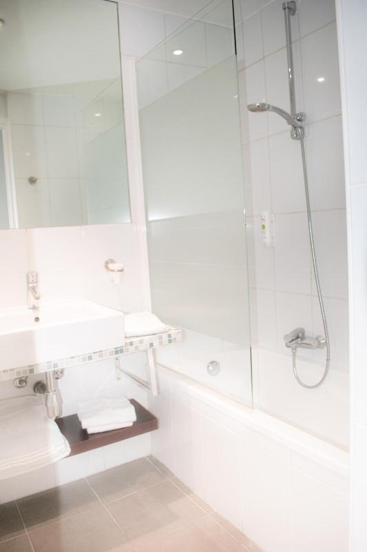 Standard Triple Room image 1