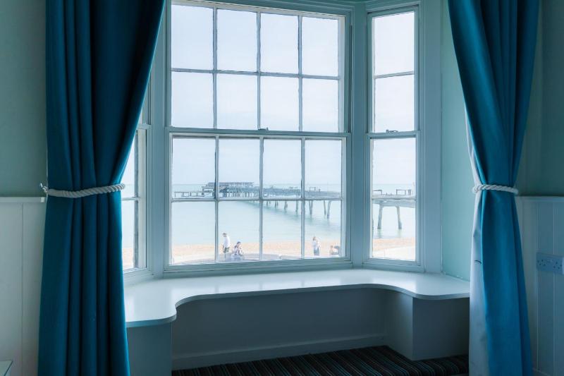 Deluxe Triple Room with Sea View image 3