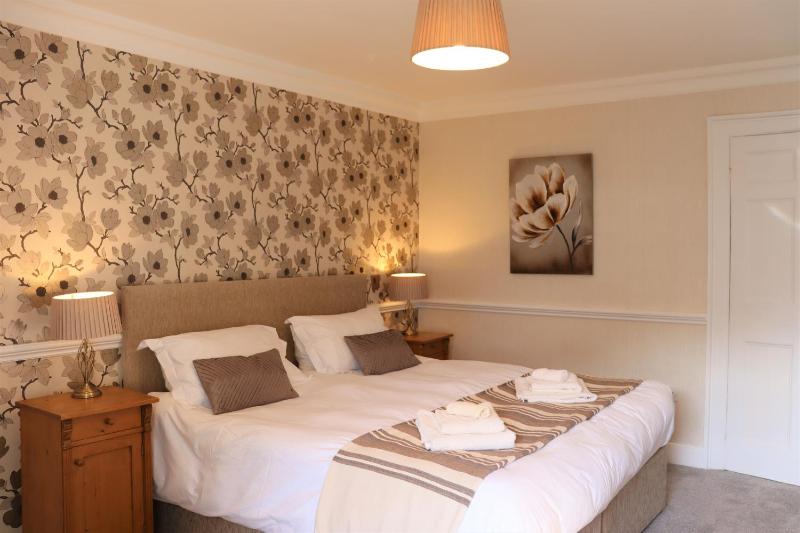 Double or Twin Room with Garden View image 4
