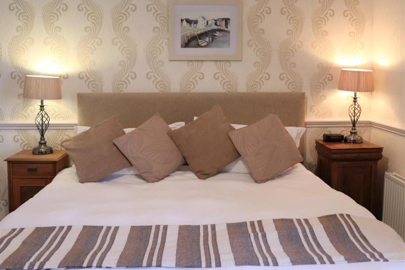 Double or Twin Room with Garden View image 2