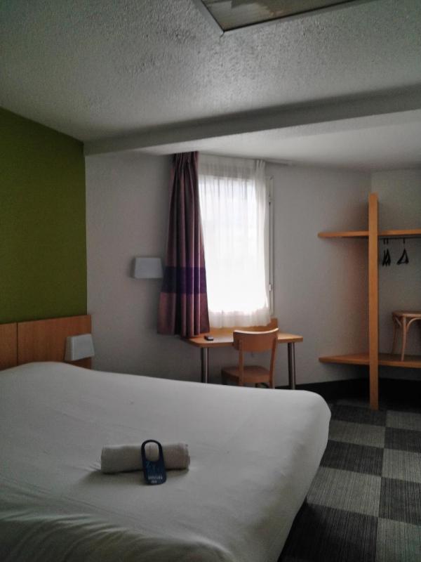 Standard Double Room image 2
