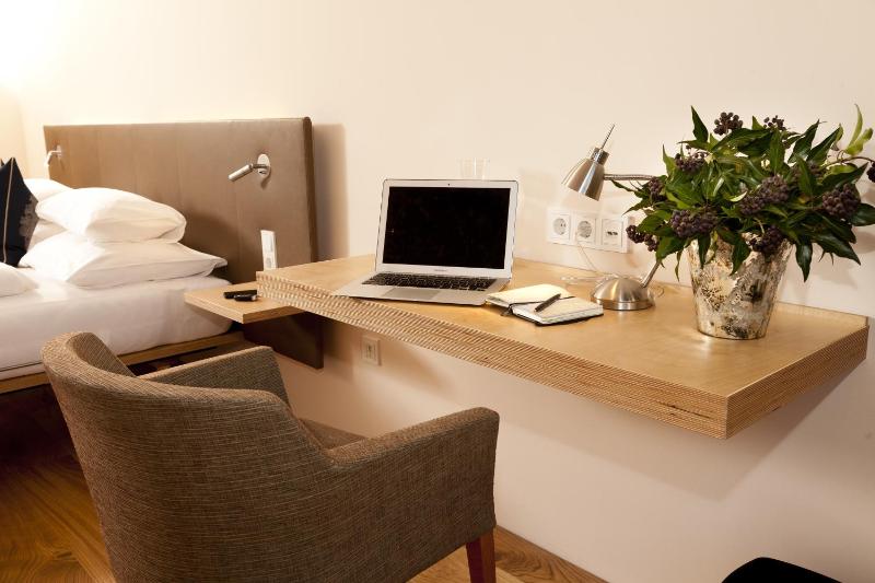 Premium Double Room image 4