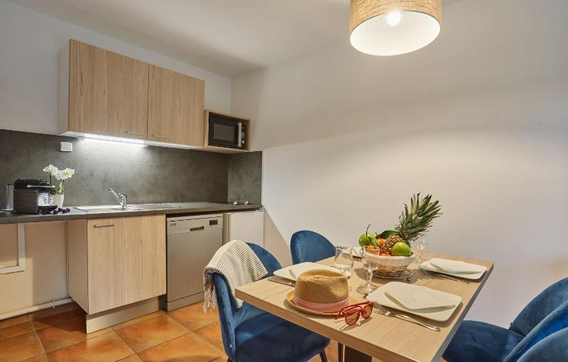 One-Bedroom Apartment (4 Adults) image 2