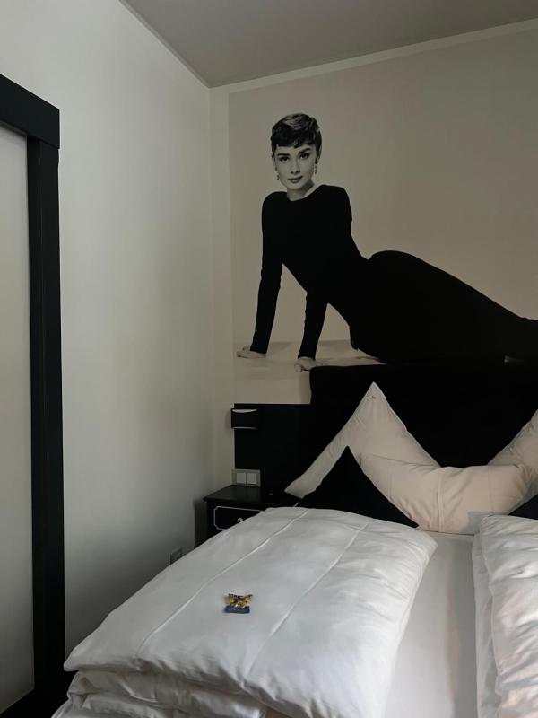 Deluxe Double Room image 2