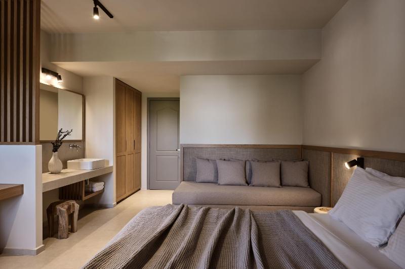 Superior Plus Room image 3