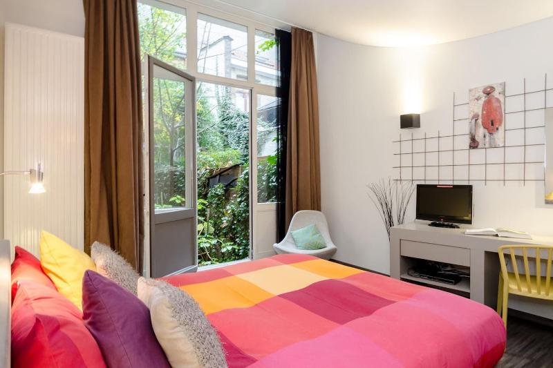 Double Room with Balcony image 1