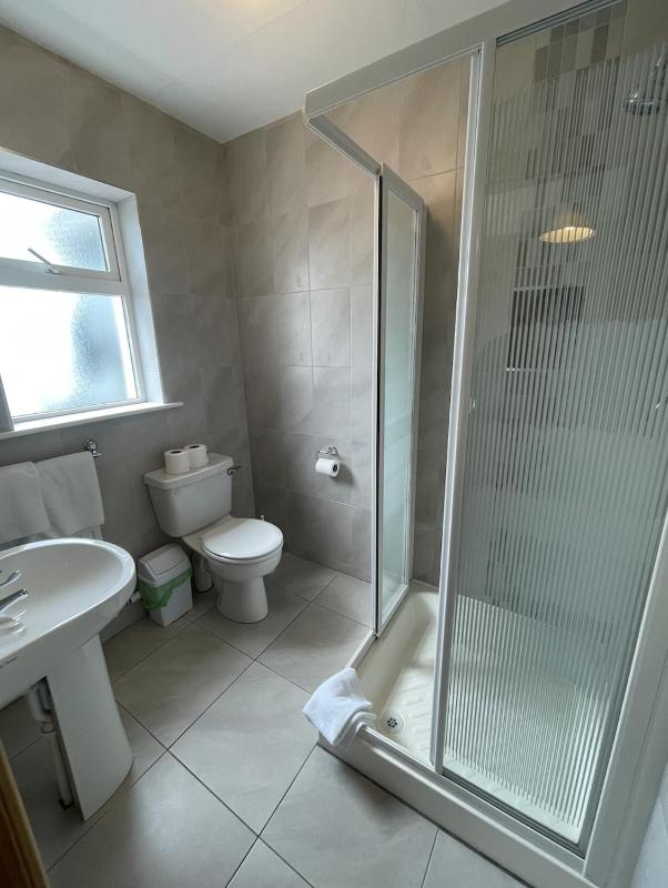 Twin Room image 2