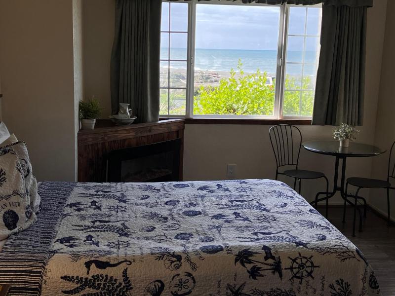 Double Room image 3