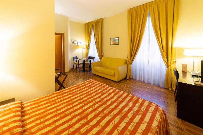 Deluxe Double Room image 1