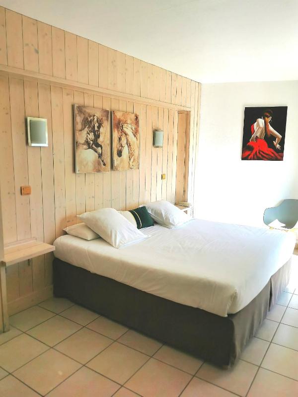 Family Room image 1